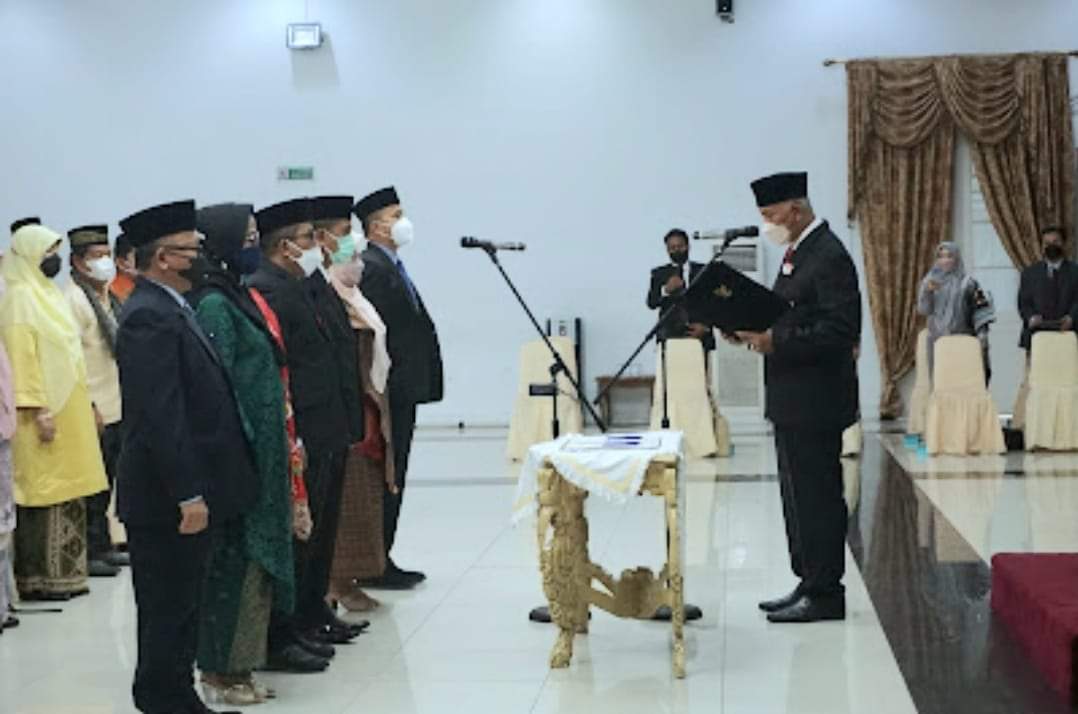 Pengambilan sumpah jabatan enam pejabat pimpinan tinggi pratama di lingkup Pemerintah Provinsi Sumatera Barat, Jumat (18/3/22).