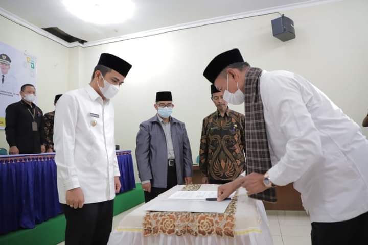 Pengukuhan pengurus BAZNAS Kota Solok masa bakti 2022-2027, Rabu (27/4/22).