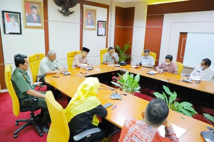 Pemkot Solok laksanakan rapat koordinasi bersama OPD dan BKSDA Sumbar, Selasa (12/4/22).