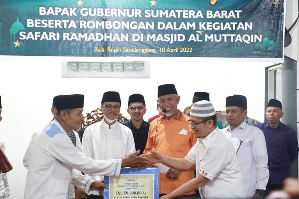 Gubernur Sumbar Buya Mahyeldi dalam rangkaian Safari Ramadhan ke Kabupaten Limapuluh Kota, Minggu (10/4/22).