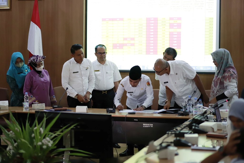 Wawako Solok Ramadhani Kirana Putra secara resmi membuka rembuk stunting tingkat kota tahun 2022, Rabu (11/5/22)