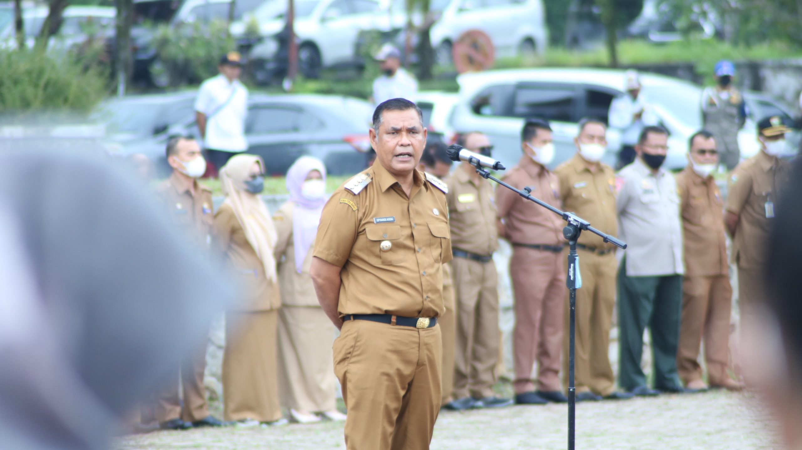 Bupati Solok Capt H Epyardi Asda, saat memimpin apel beberapa waktu lalu