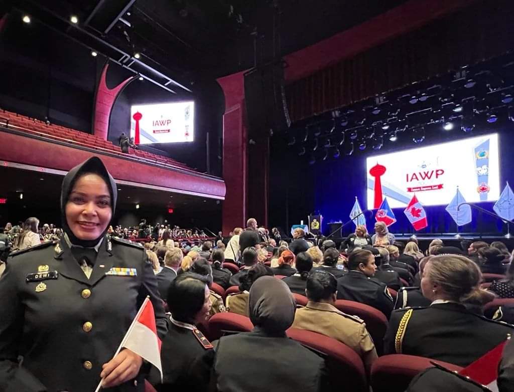 Paur Subbid Penmas Bidhumas Polda Sumbar, Ipda Dewi Suryani saat mengikuti International Association Of Women Police di Grand Hall Falls view Niagara, Ontario, Canada