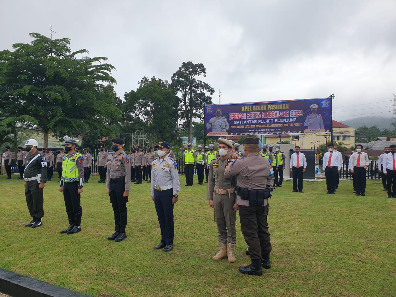 Apel pasukan Operasi Zebra Singgalang 2022 Polres Sijunjung, Senin (3/10/22).