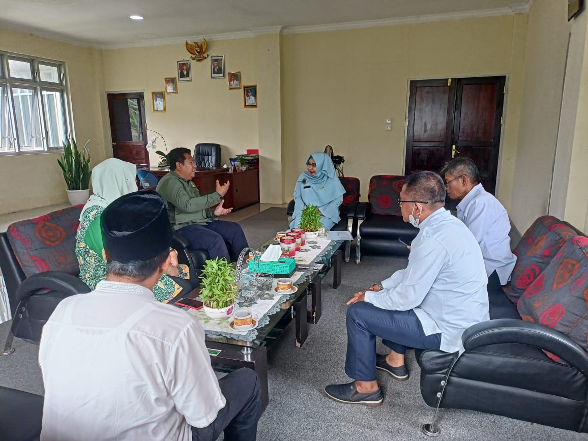 Biro Perencanaan Kementerian Sosial RI mengunjungi Kabupaten Solok untuk menganalisis pemanfaatan lumbung sosial, Jumat (11/11/22).