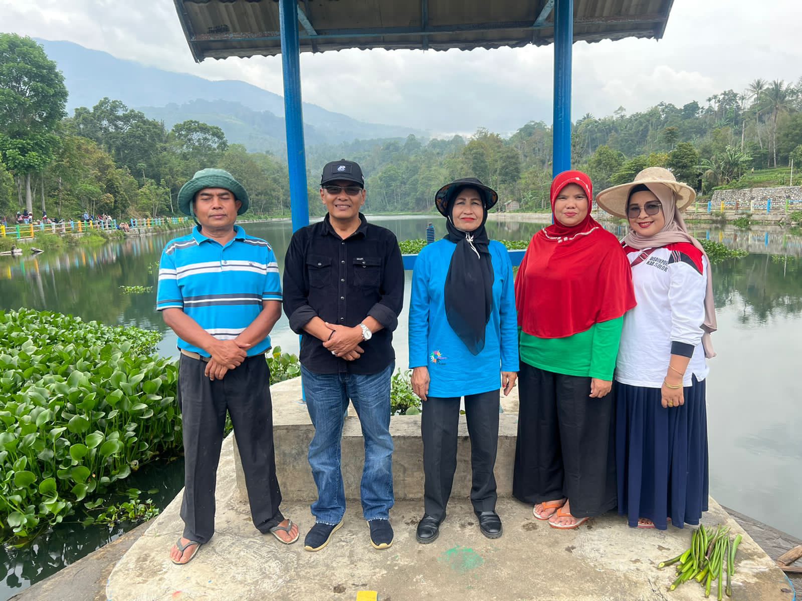 Goro bersama masyarakat Nagari Koto Gadang Guguak di Jorong Tabek Panjang, Rabu (15/2/23).