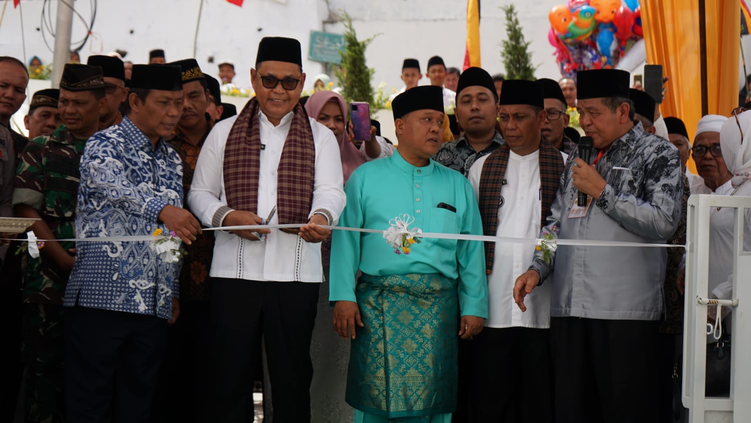 Peresmian Masjid Raya Sulit Air oleh Bupati Solok Epyardi Asda, Sabtu (18/3/23).