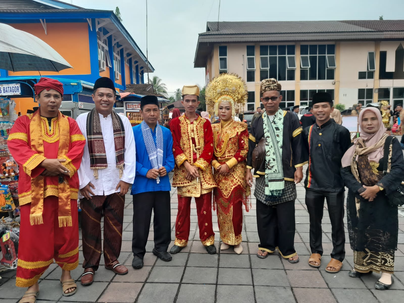 Kemeriahan pawai budaya peringatan hari jadi Kabupaten Solok ke-110, Selasa (14/3/23).