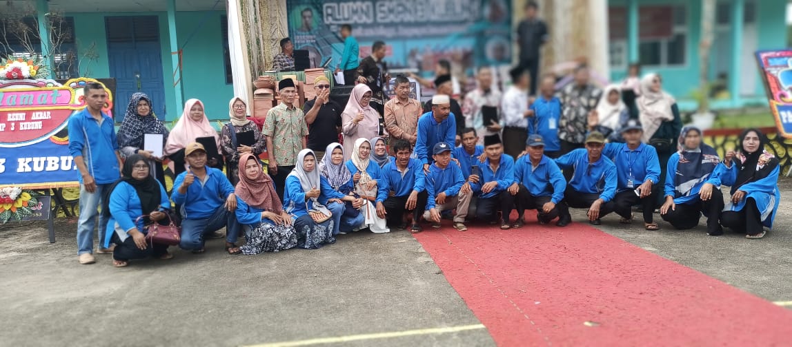 Reuni alumi SMP N 3 Kubung, Senin (24/4/23).