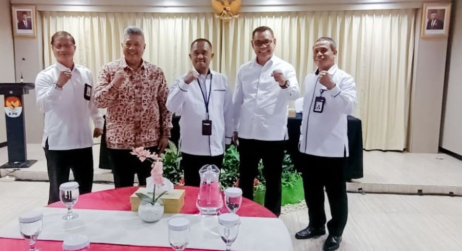 Pemkab Solok dan Pemko Solok melakukan serah terima Barang Milik Daerah (BMD) di Gedung KPK Merah Putih (Foto dok Kominfo Kab. Solok)